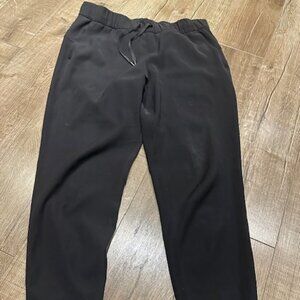 Lululemon On the Fly joggers woven size 8